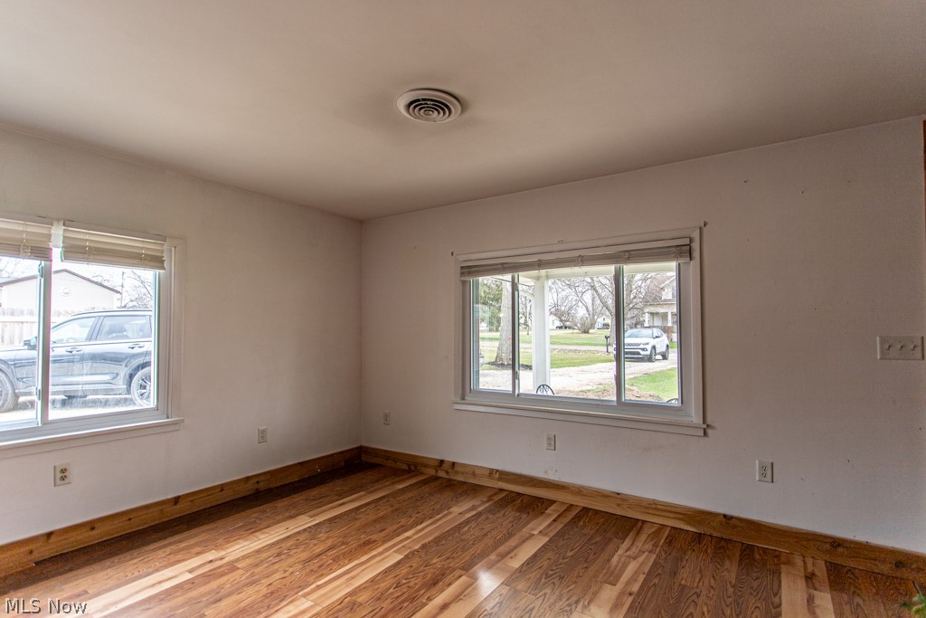 4841 Damon Avenue NW Warren OH 44483