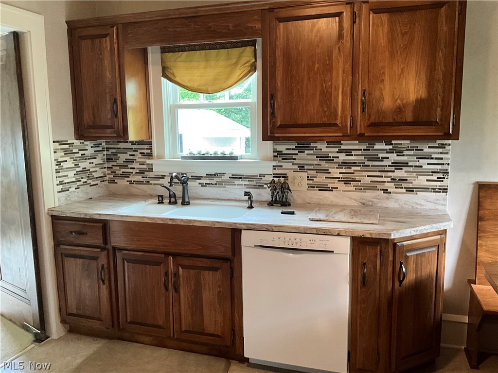 134 Park Avenue New London OH 44851