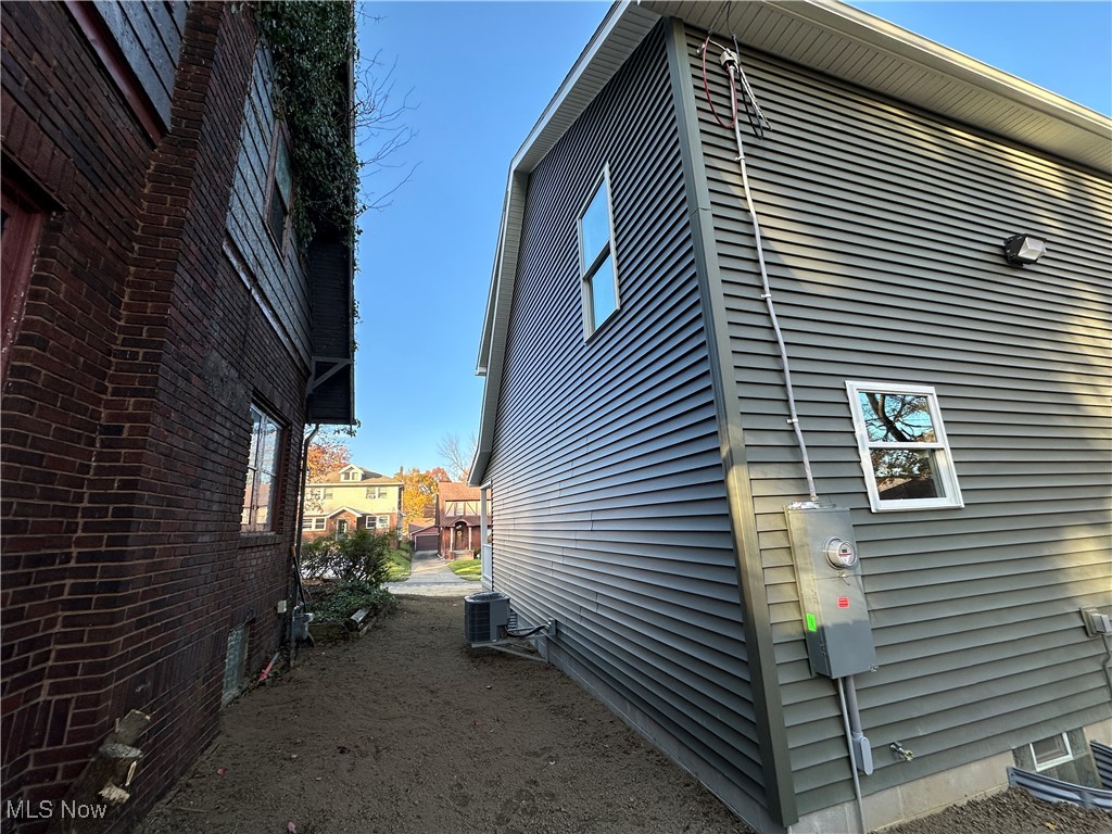215 Upland Avenue Youngstown OH 44504