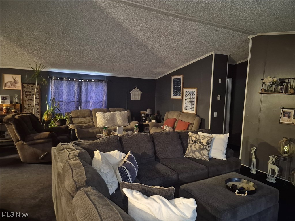 305 E 238th Street Euclid OH 44123