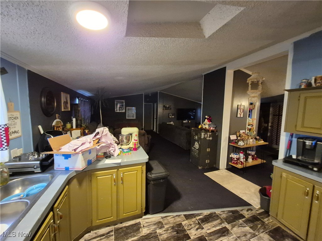 305 E 238th Street Euclid OH 44123