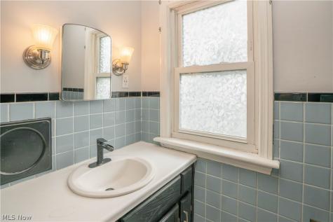 1209 Spangler Road NE Canton OH 44714