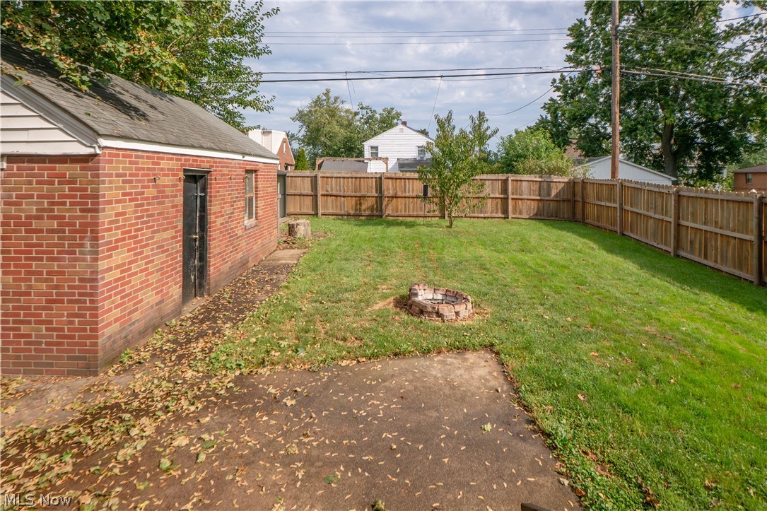 1209 Spangler Road NE Canton OH 44714