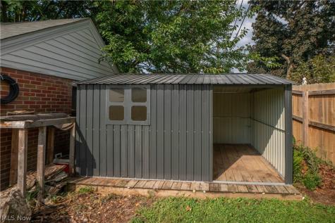 1209 Spangler Road NE Canton OH 44714