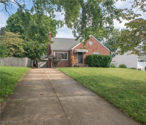1209 Spangler Road NE Canton OH 44714