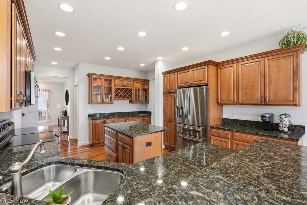 317 E Edinburgh Drive Highland Heights OH 44143