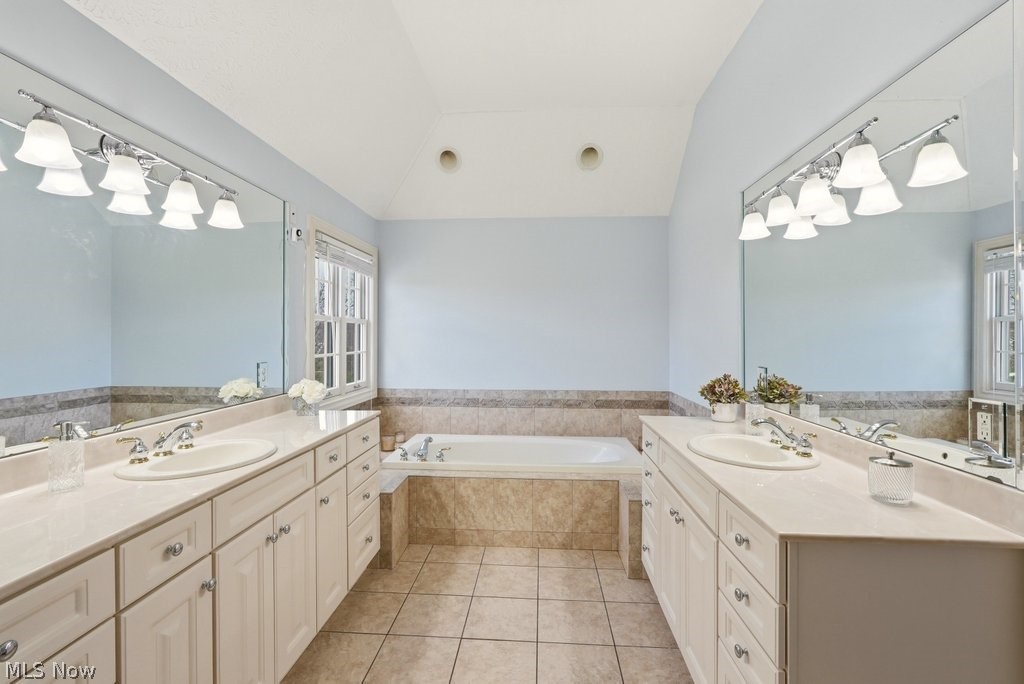 317 E Edinburgh Drive Highland Heights OH 44143