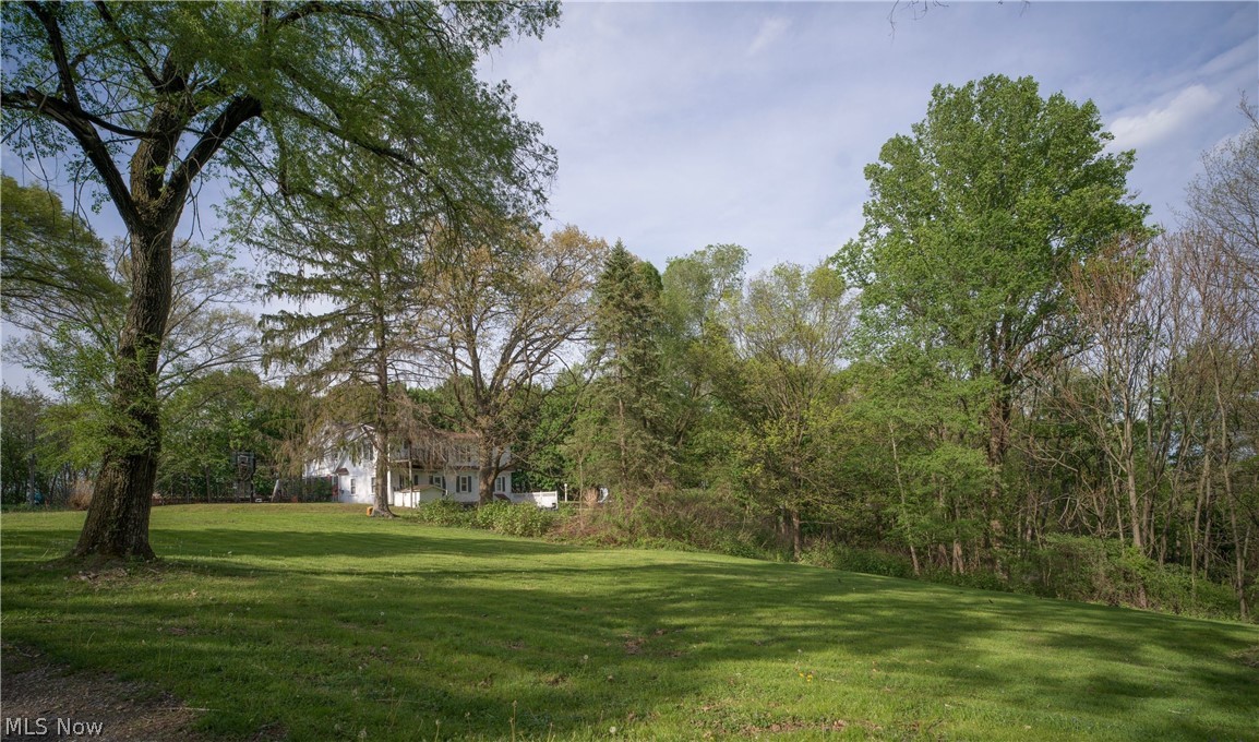497 Moravian Trail Uhrichsville OH 44683