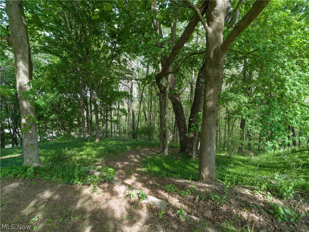 497 Moravian Trail Uhrichsville OH 44683