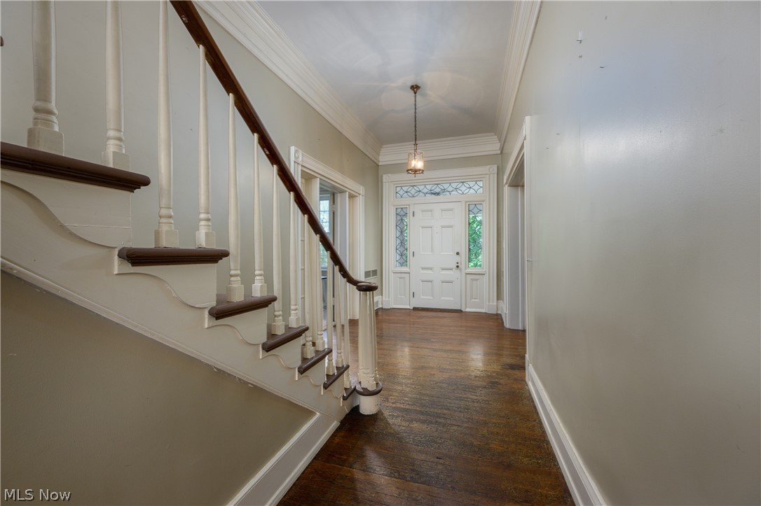 497 Moravian Trail Uhrichsville OH 44683