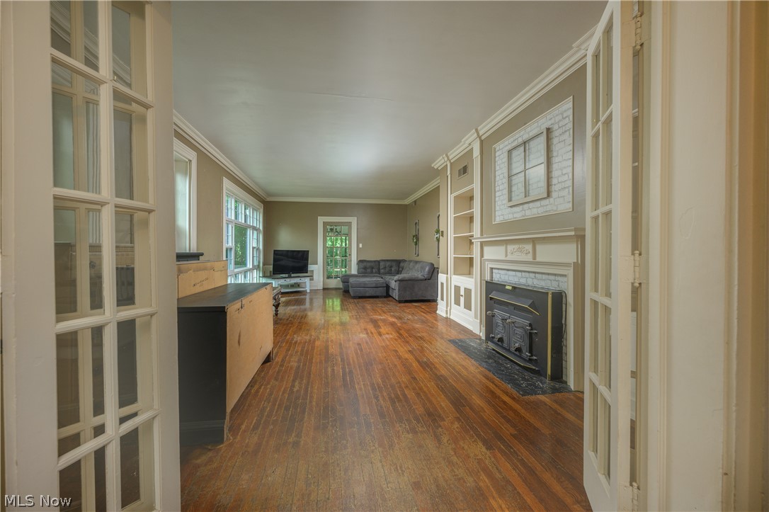 497 Moravian Trail Uhrichsville OH 44683