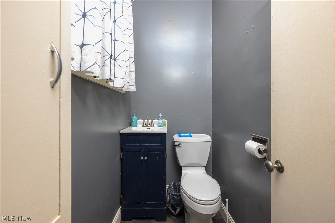 497 Moravian Trail Uhrichsville OH 44683