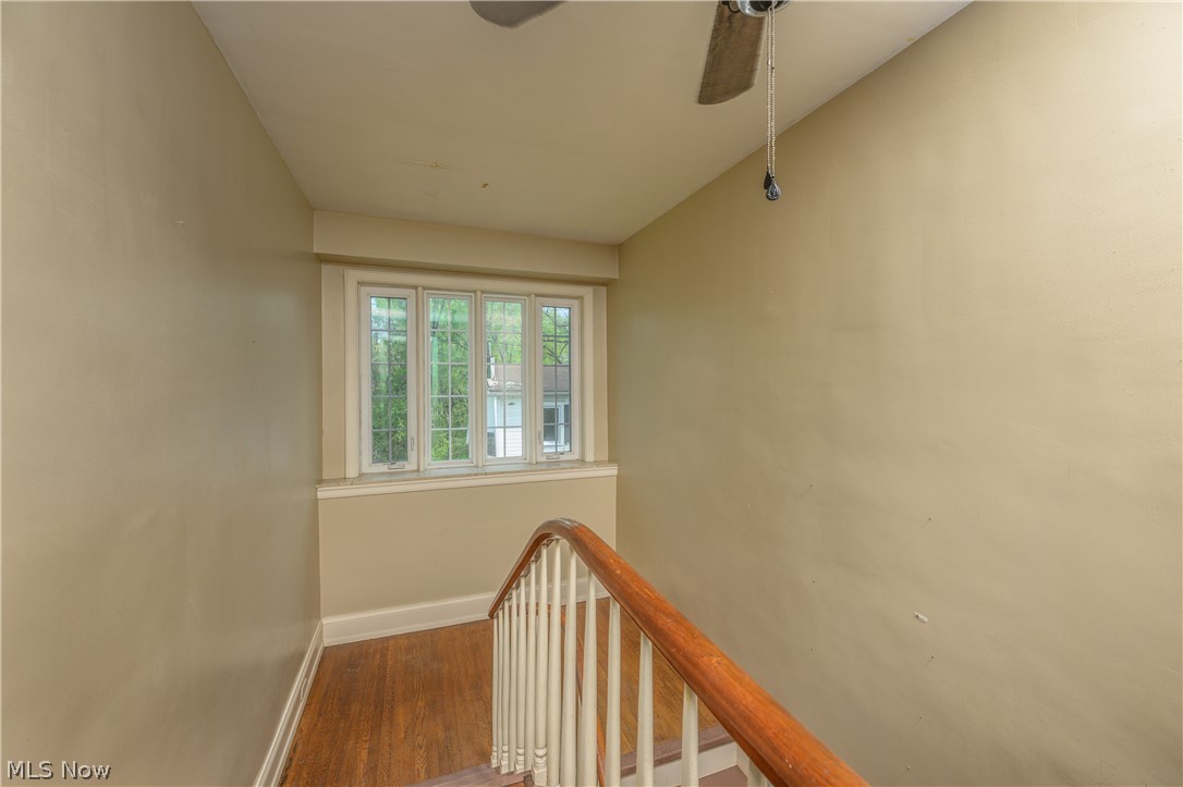 497 Moravian Trail Uhrichsville OH 44683