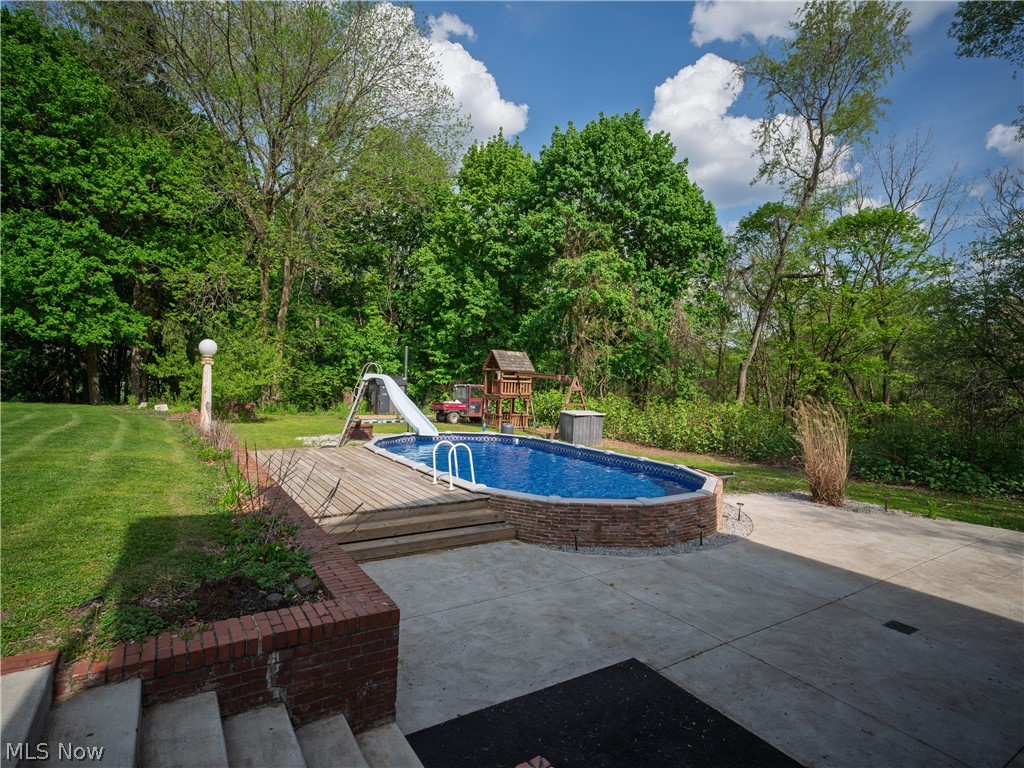 497 Moravian Trail Uhrichsville OH 44683