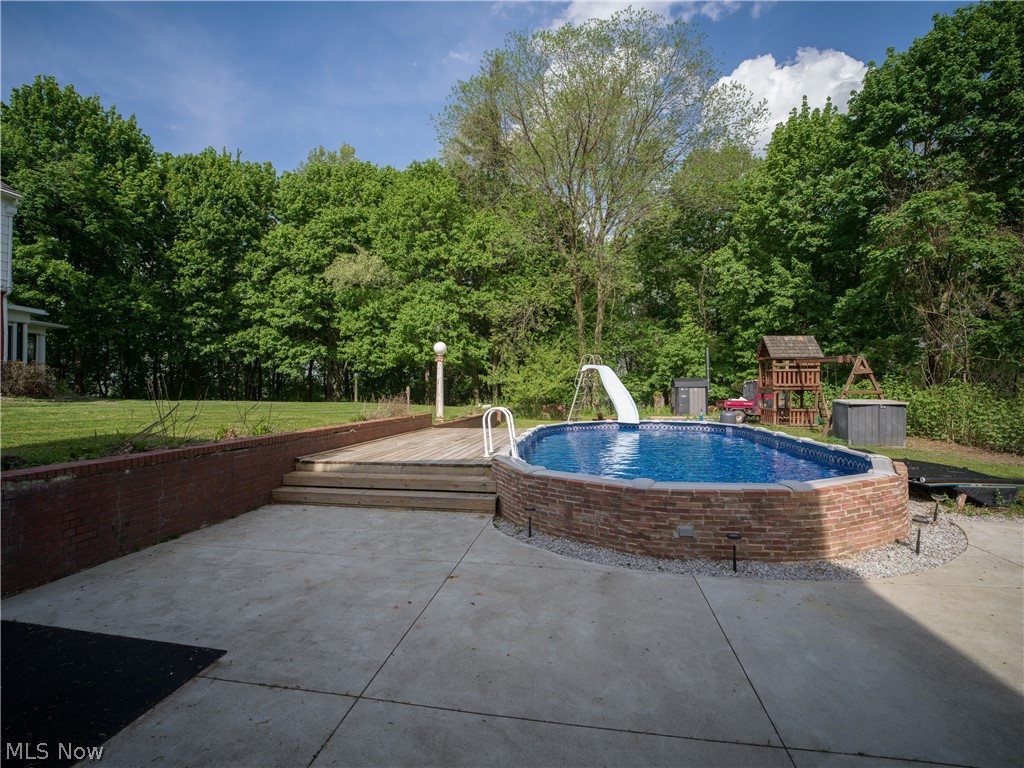 497 Moravian Trail Uhrichsville OH 44683