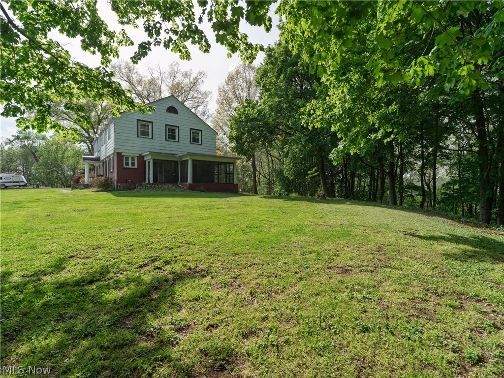497 Moravian Trail Uhrichsville OH 44683