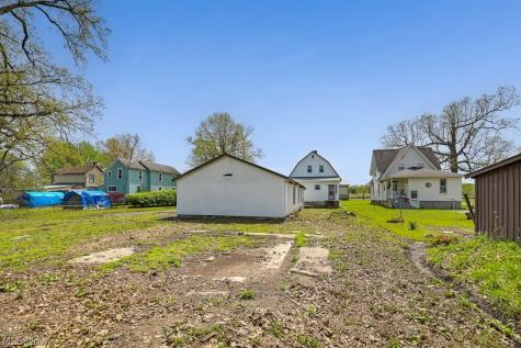 215 E Pennsylvania Avenue Sebring OH 44672