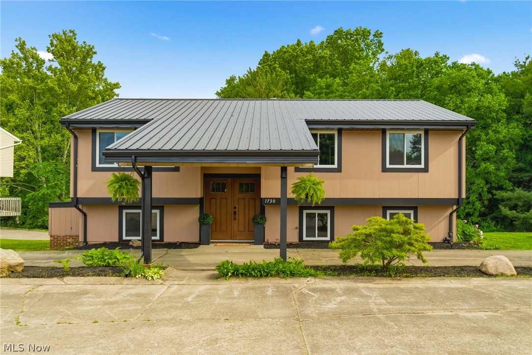 1730 Ledgewood Boulevard NE Massillon OH 44646