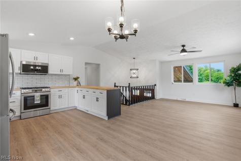 1730 Ledgewood Boulevard NE Massillon OH 44646