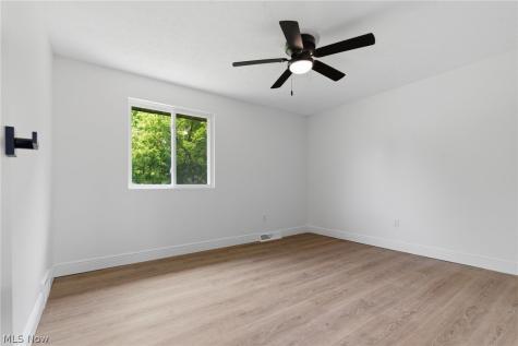 1730 Ledgewood Boulevard NE Massillon OH 44646