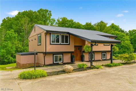 1730 Ledgewood Boulevard NE Massillon OH 44646