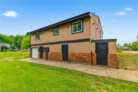 1730 Ledgewood Boulevard NE Massillon OH 44646