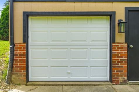 1730 Ledgewood Boulevard NE Massillon OH 44646