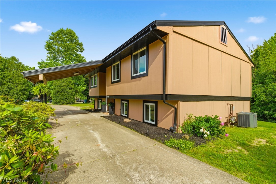 1730 Ledgewood Boulevard NE Massillon OH 44646