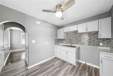 4097 E 154th Street Cleveland OH 44128