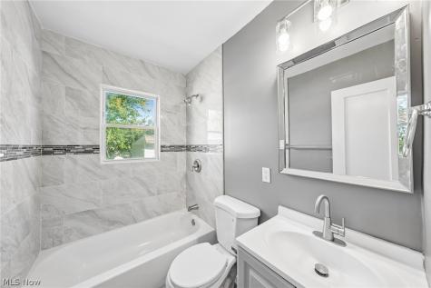 4097 E 154th Street Cleveland OH 44128