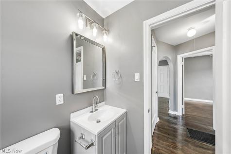 4097 E 154th Street Cleveland OH 44128