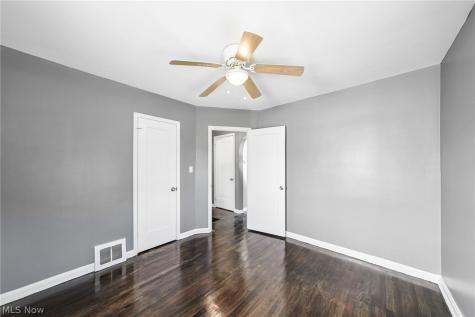 4097 E 154th Street Cleveland OH 44128