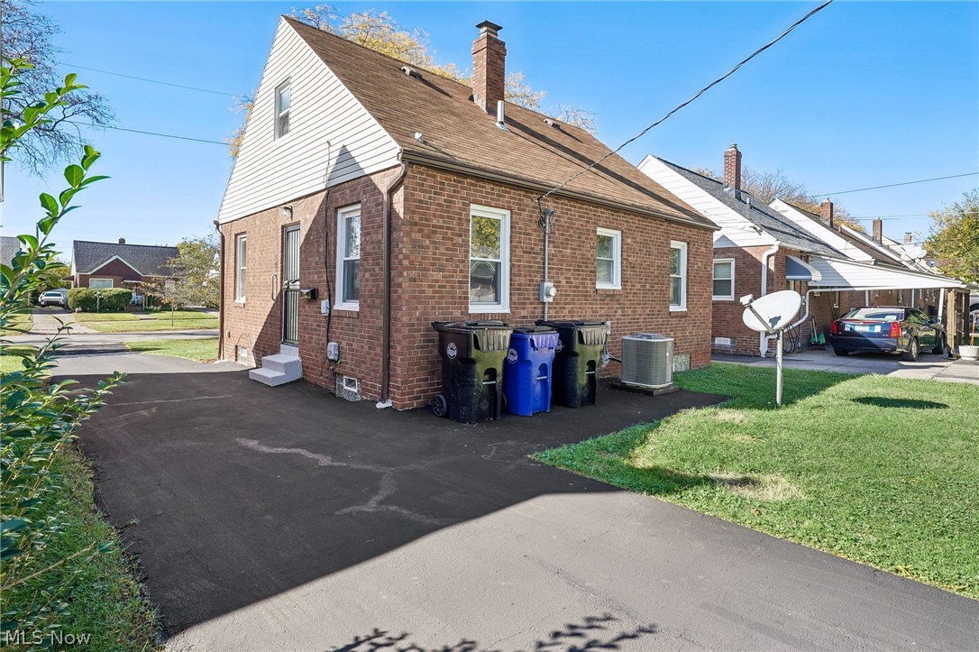 4097 E 154th Street Cleveland OH 44128