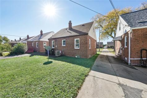 4097 E 154th Street Cleveland OH 44128