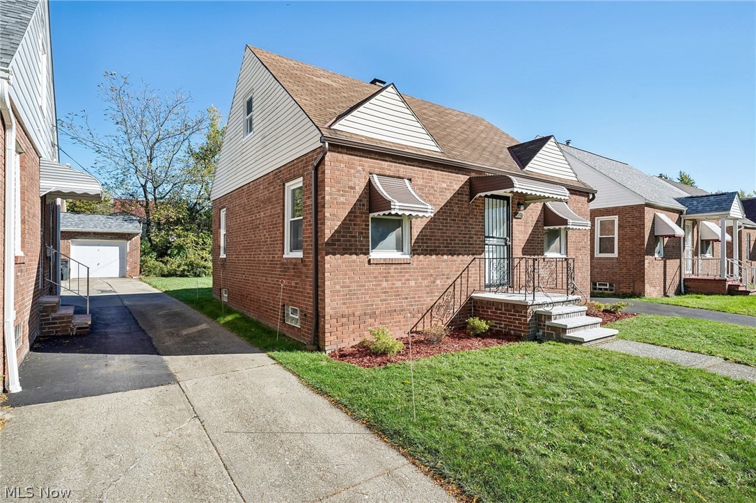 4097 E 154th Street Cleveland OH 44128