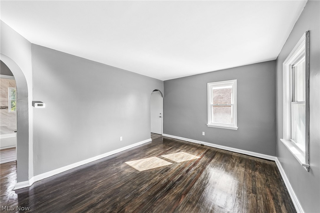 4097 E 154th Street Cleveland OH 44128