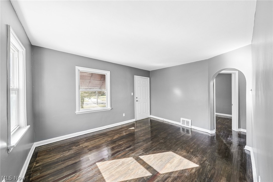 4097 E 154th Street Cleveland OH 44128