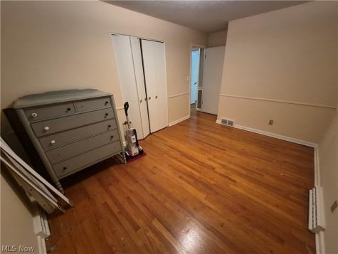 6697 Greenbriar Drive Parma Heights OH 44130