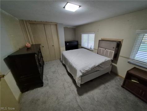 6697 Greenbriar Drive Parma Heights OH 44130