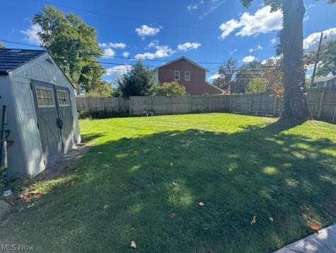 6697 Greenbriar Drive Parma Heights OH 44130
