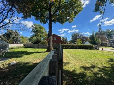 6697 Greenbriar Drive Parma Heights OH 44130