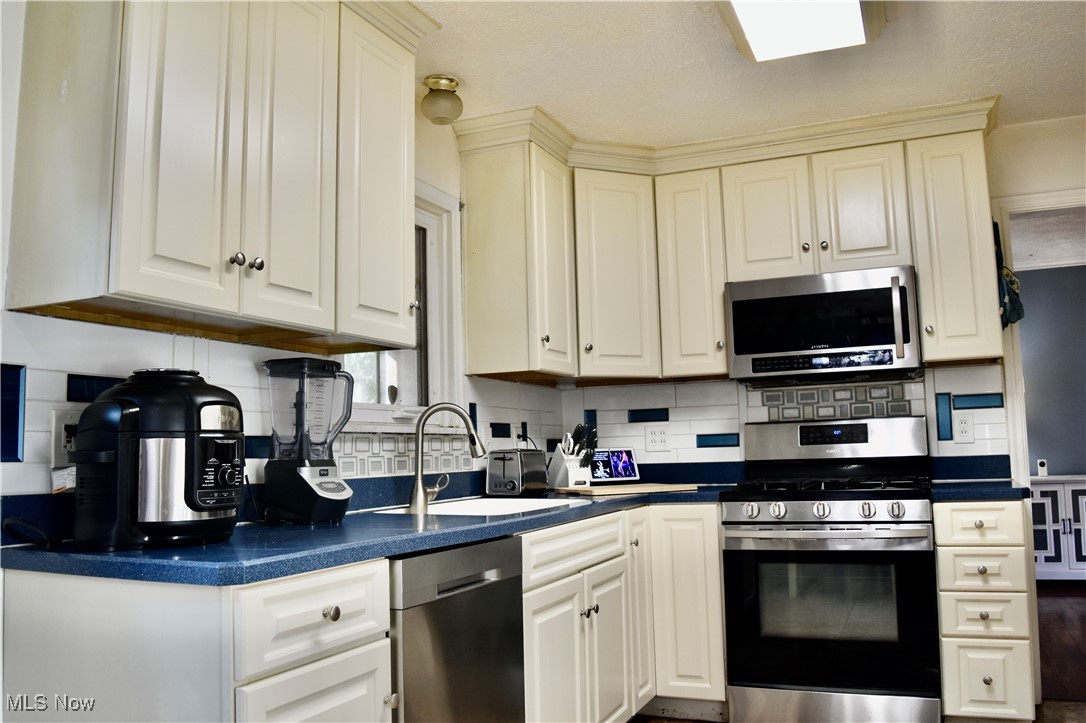 16252 Oakhill Road Cleveland Heights OH 44112