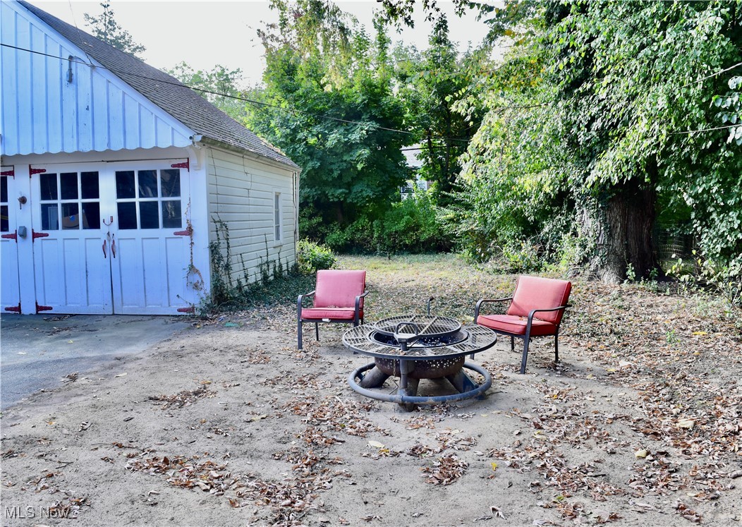 16252 Oakhill Road Cleveland Heights OH 44112