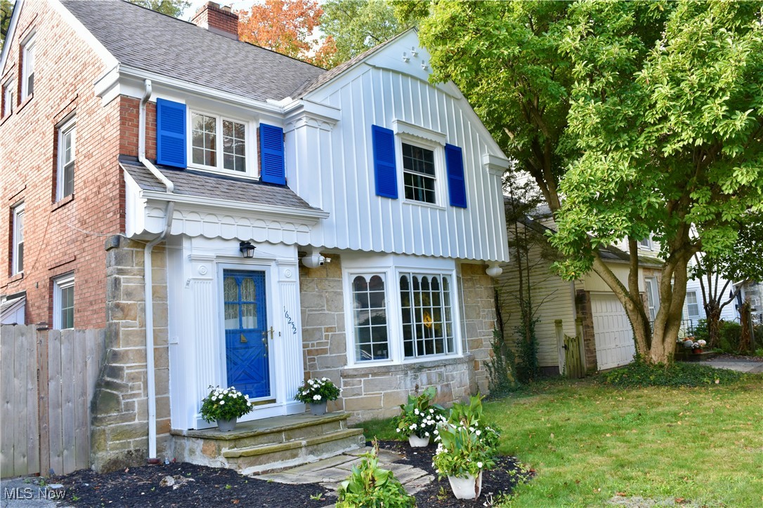 16252 Oakhill Road Cleveland Heights OH 44112