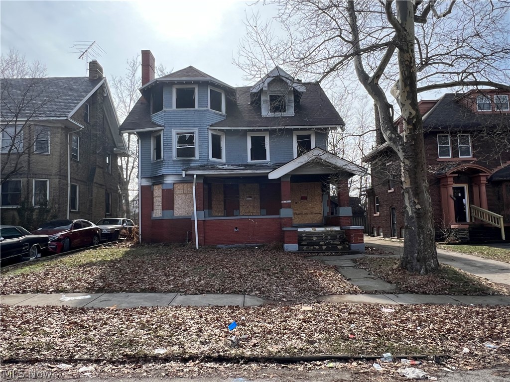1822 Farmington Road Cleveland OH 44112