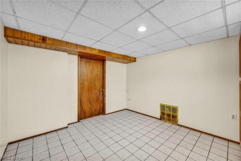 4301 Gamma Avenue Newburgh Heights OH 44105