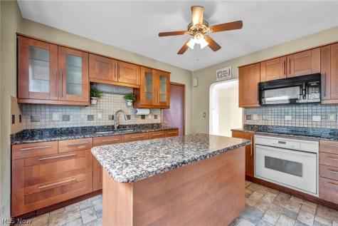 4301 Gamma Avenue Newburgh Heights OH 44105