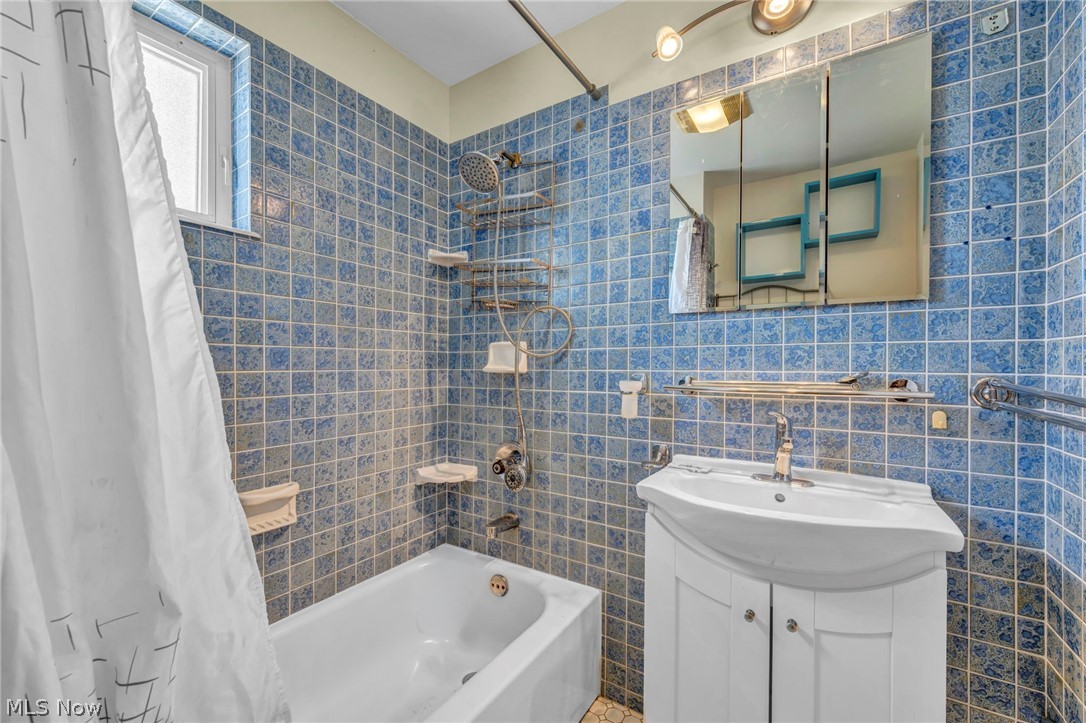 4301 Gamma Avenue Newburgh Heights OH 44105