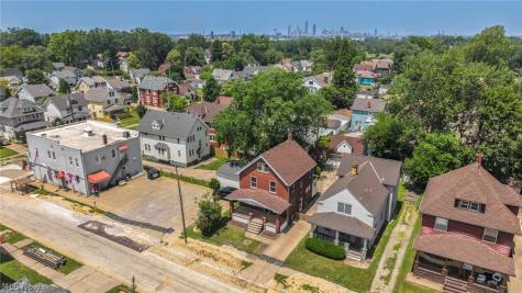 4301 Gamma Avenue Newburgh Heights OH 44105