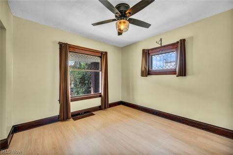 4301 Gamma Avenue Newburgh Heights OH 44105